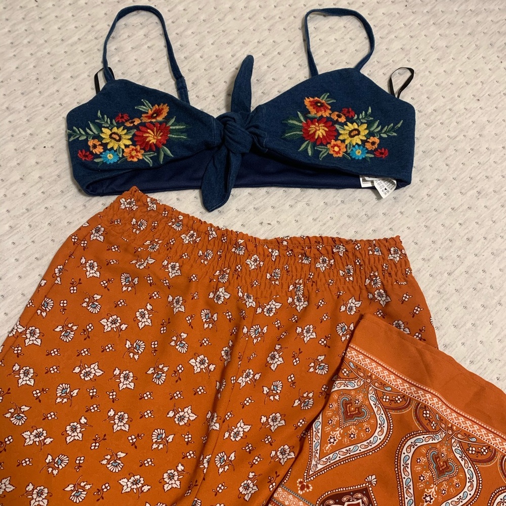 Blue flower top!